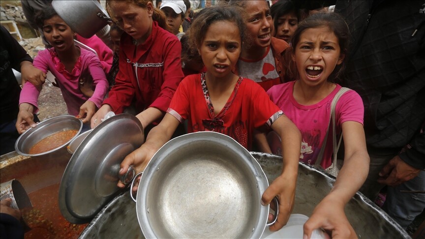 Gazzeli küçük kız çocuğu: Yiyeceğe ihtiyacım var