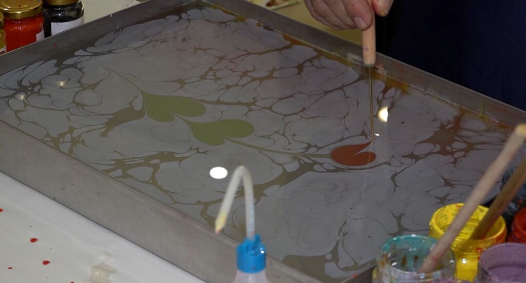 Bağdat’ta renklerle hayat bulan Ebru Sanatı gösterisi