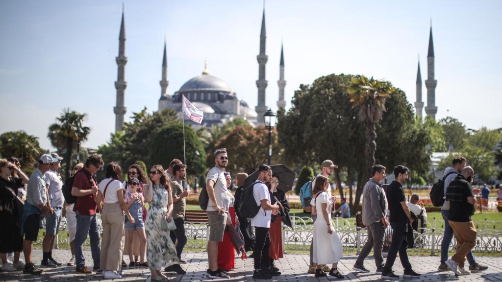 Türkiye ekimde 5,6 milyon yabancı turisti ağırladı