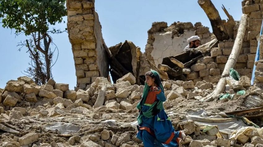 Afganistan'da deprem: Ölü sayısı 1000'e yükseldi